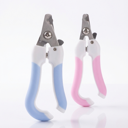 Coupe-griffes ergonomique bleu et rose pour chiens et chats, sécurité renforcée et prise en main confortable.